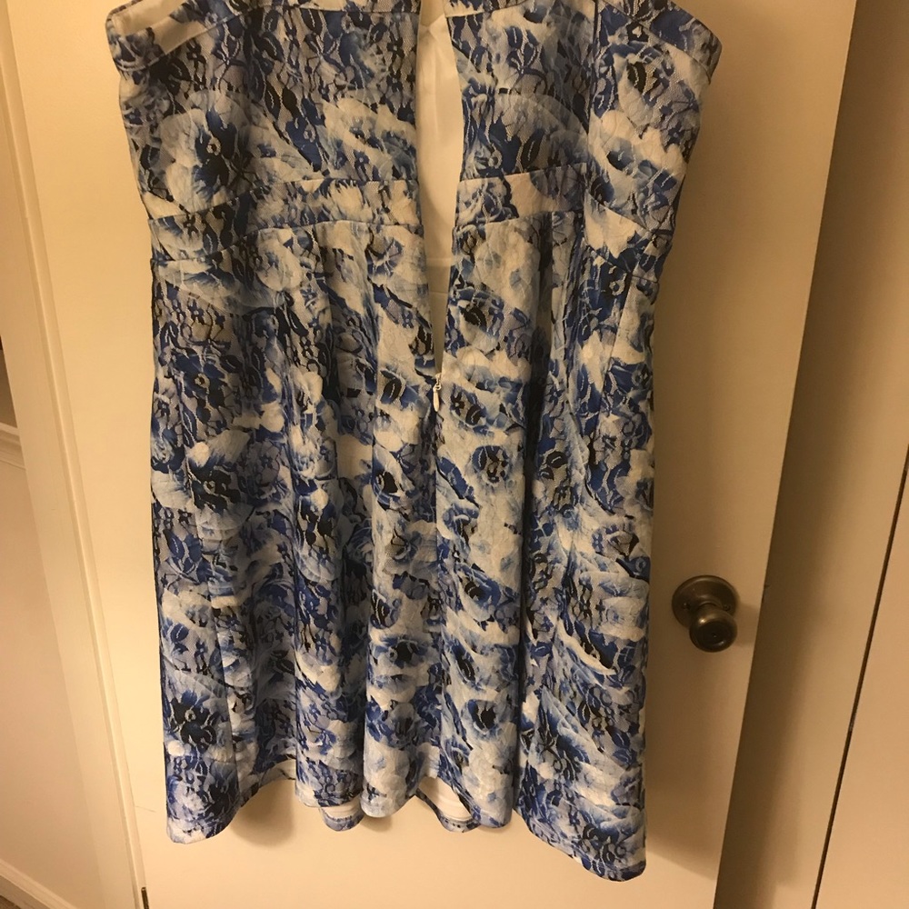 City Chic Black White Blue Floral Lace Dress - Picture 8 of 8